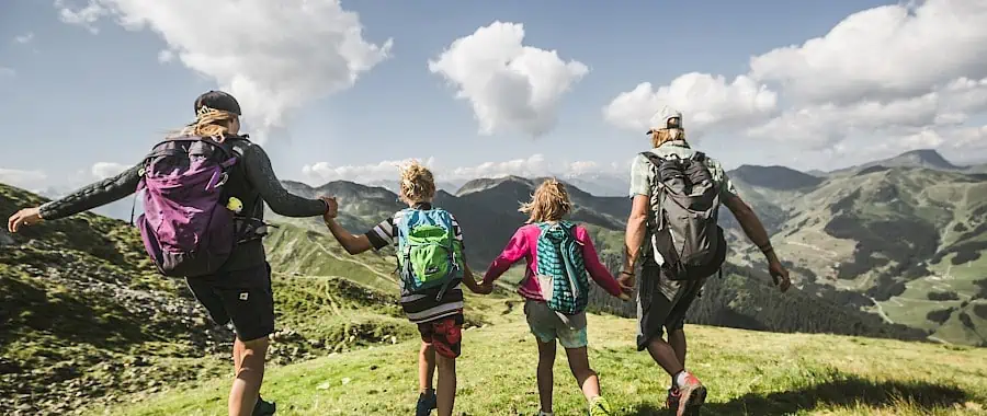 familienurlaub-_-family-holiday-in-saalbach-hinterglemm_1.900x380.jpg