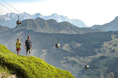 wandern-_-hiking-in-saalbach-hinterglemm.380x0.jpg